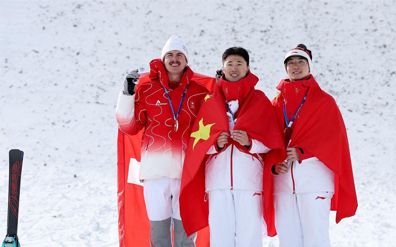 kaiyun.com-金牌夫妇！王心迪132.6分夺冠，携手徐梦桃创神迹，激动跪地庆祝